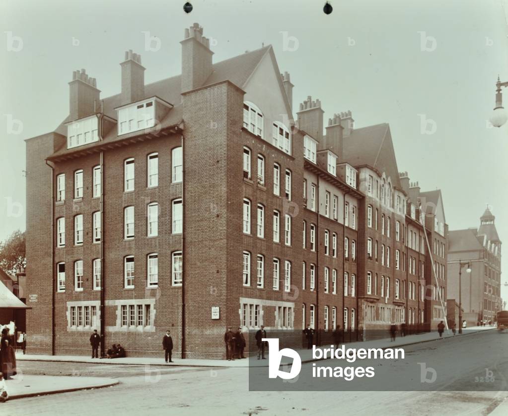 Exterior of Battersea Bridge Buildings, London; 1905 (b/w photo)