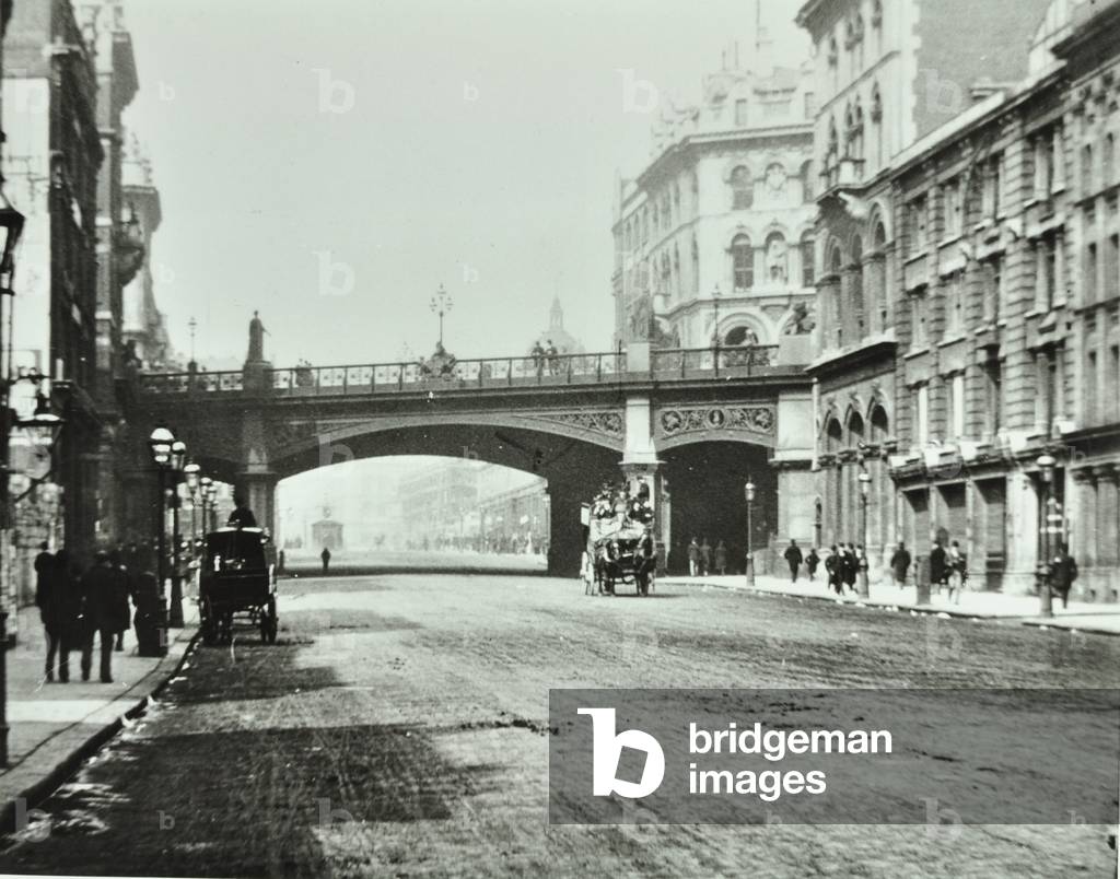 Holborn Viaduct, Farringdon Street, looking north, City of London, 1910 (b/w photo)