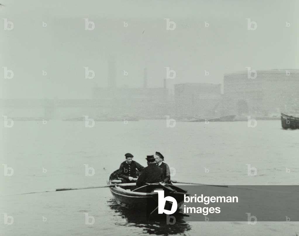 Police rowing boat on the Thames, 1900 (b/w photo)