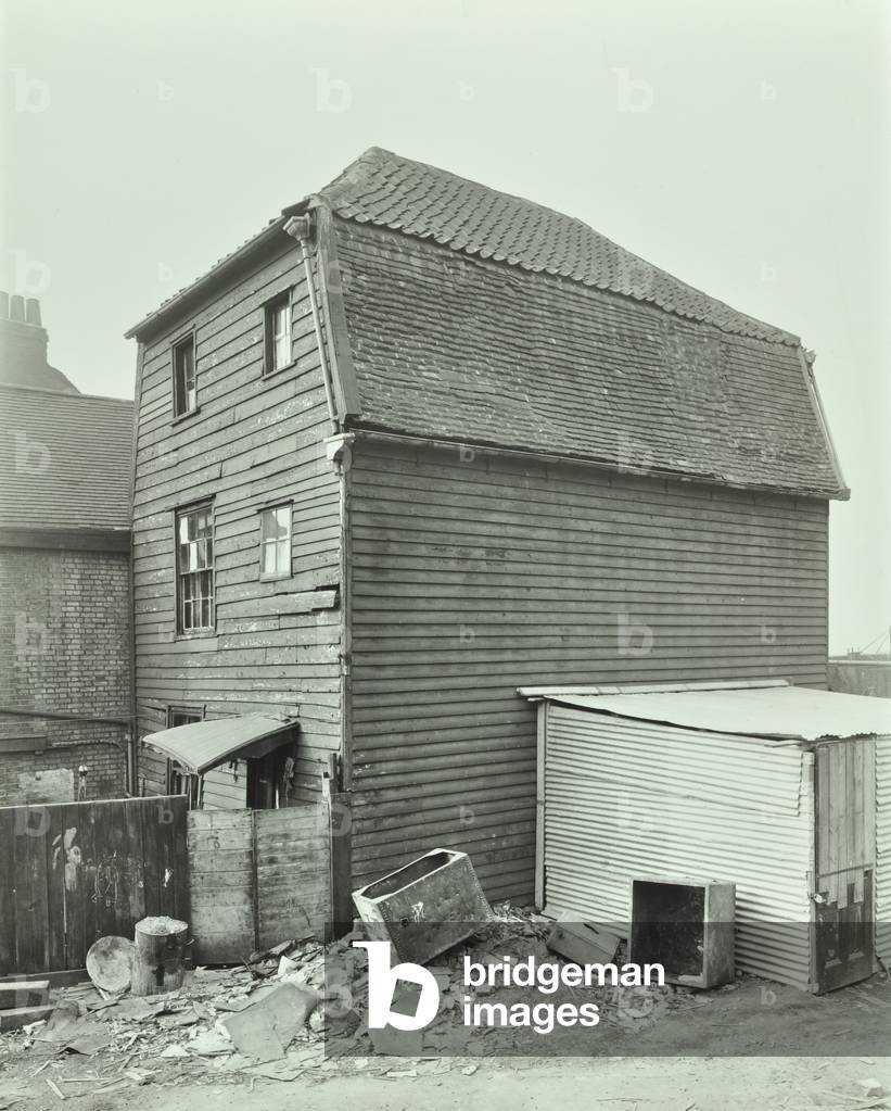 Eastney Street Area: slum housing, 1930 (b/w photo)