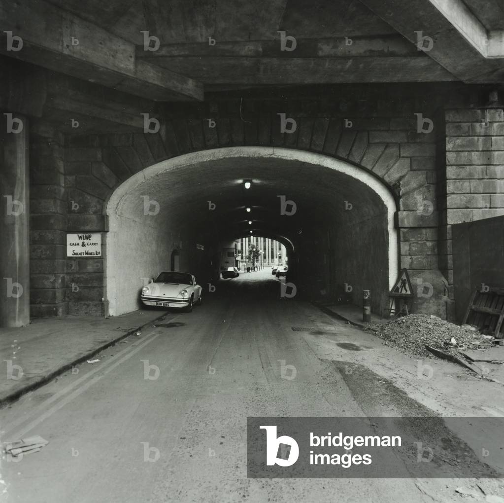 Tooley Street: by London Bridge, 1984 (b/w photo)