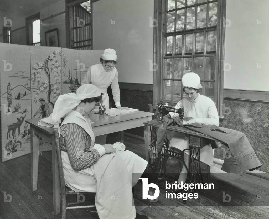 The Manor Hospital: nurses sewing, 1938 (b/w photo)