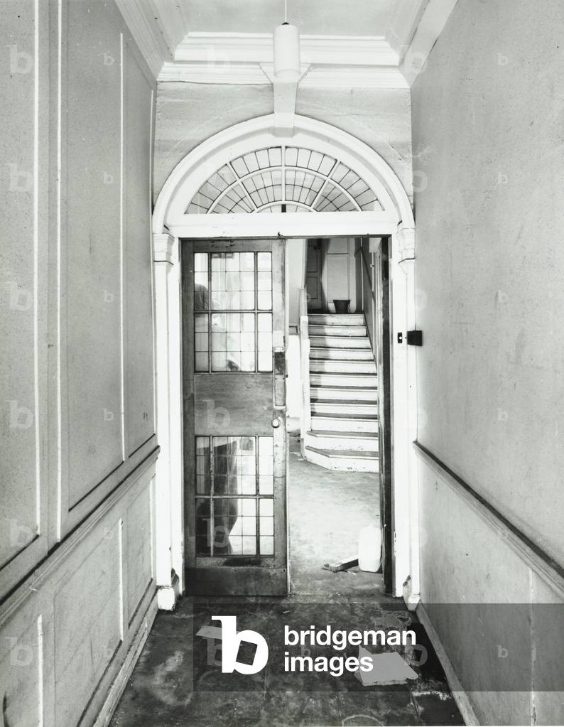 32 Furnival Street, entrance hall, City of London, 1978 (b/w photo)