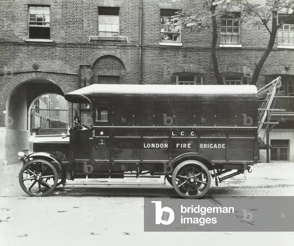 London Fire Brigade: breakdown lorry, 1934 (b/w photo)