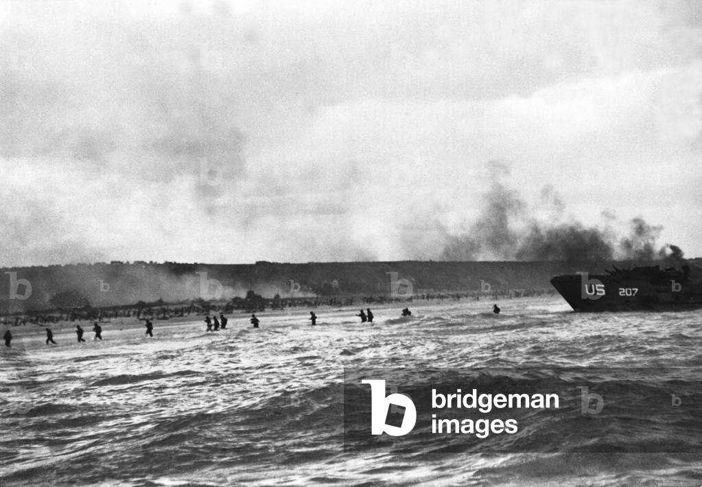 Landing from Normandy in 1944 (b/w photo)