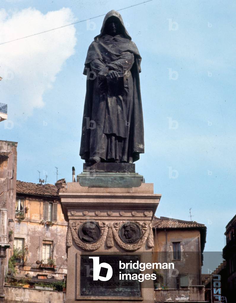 Sculpture: Monument to Giordano Bruno (1548-1600), Italian philosopher, Rome, Campo de Fiori, monument made in 1889.