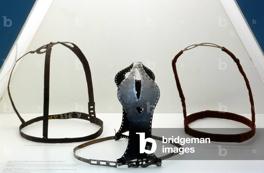 Chastity belt: different models. The one on the left comes from the Museum of the Accademia Etrusca in Cortona (Arezzo). The one in the centre comes from the Museo Civico Medioevale in Bologna. The one on the right of the C. Leone Museum in Vercelli.