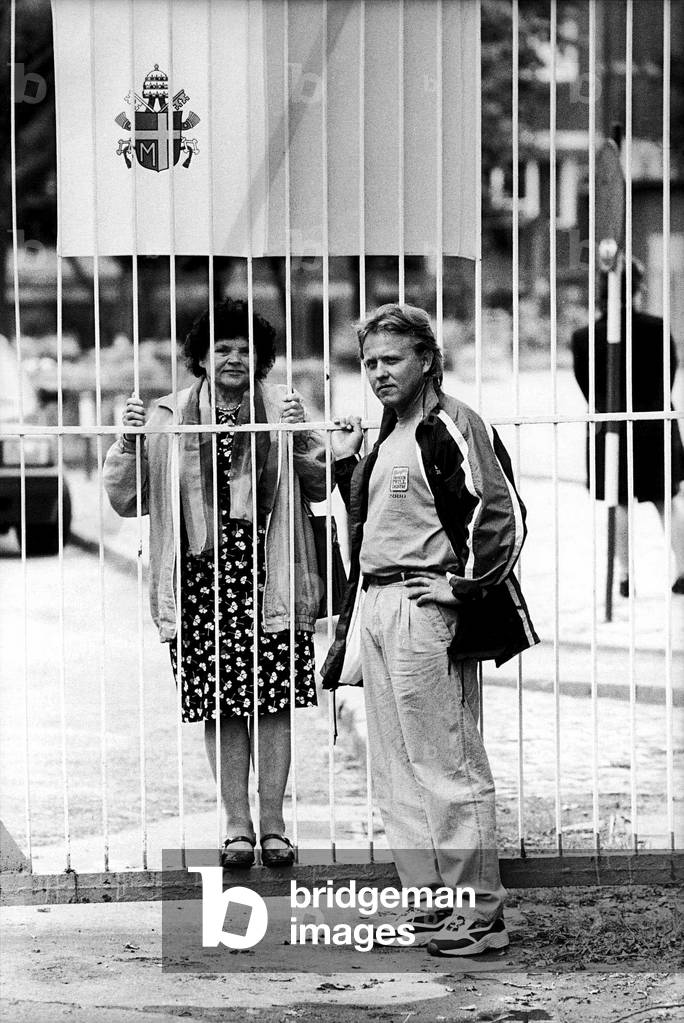 Dantzig (Danzig) (Gdansk) in Poland. 2000 Genowefa Tucholska and his son Wojtek at Gate 2 of Lenin Shipyards.