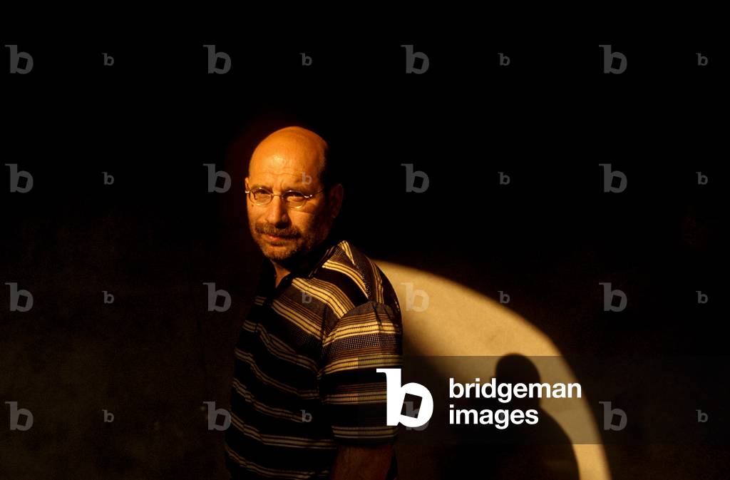Bild von Fotografie "Porträt des russischen Schriftstellers Boris Akunin (Akunin)"