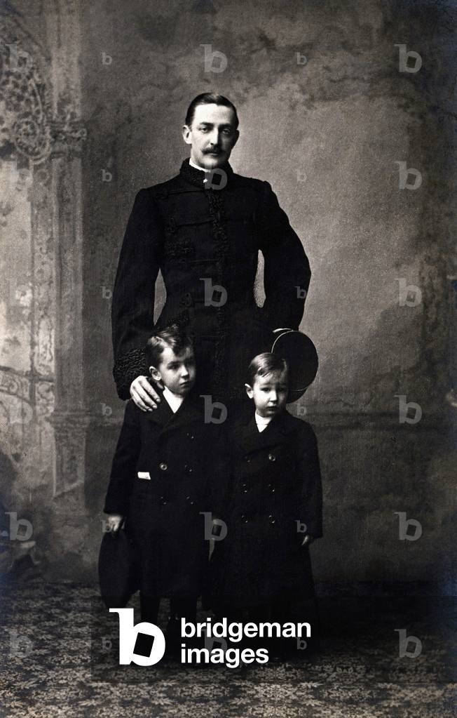 Portrait of Emmanuel-Philibert of Savoy (Savoy-Aosta) (Emmanuel Philibert of Savoy Aosta) (1869-1931) (Emanuele Filiberto di Savoia-Aosta) (Savoia Aosta) with his two sons Amedeo (amedee) II Duke of Puglia (1898-1942) and Aimone (Aymon) Duke of Spolete (Aymon (1902)