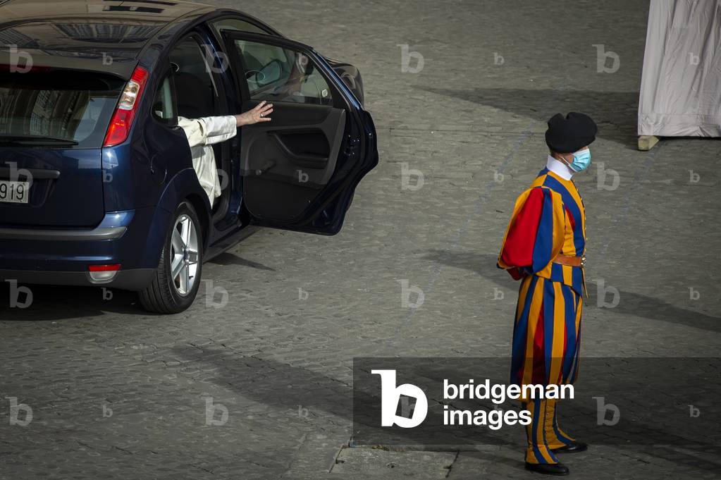 Pope Francis arrives by car at the San Damaso courtyard in The Vatican to hold a limited public audience on September 2, 2020 during the COVID-19 infection, caused by the novel coronavirus.