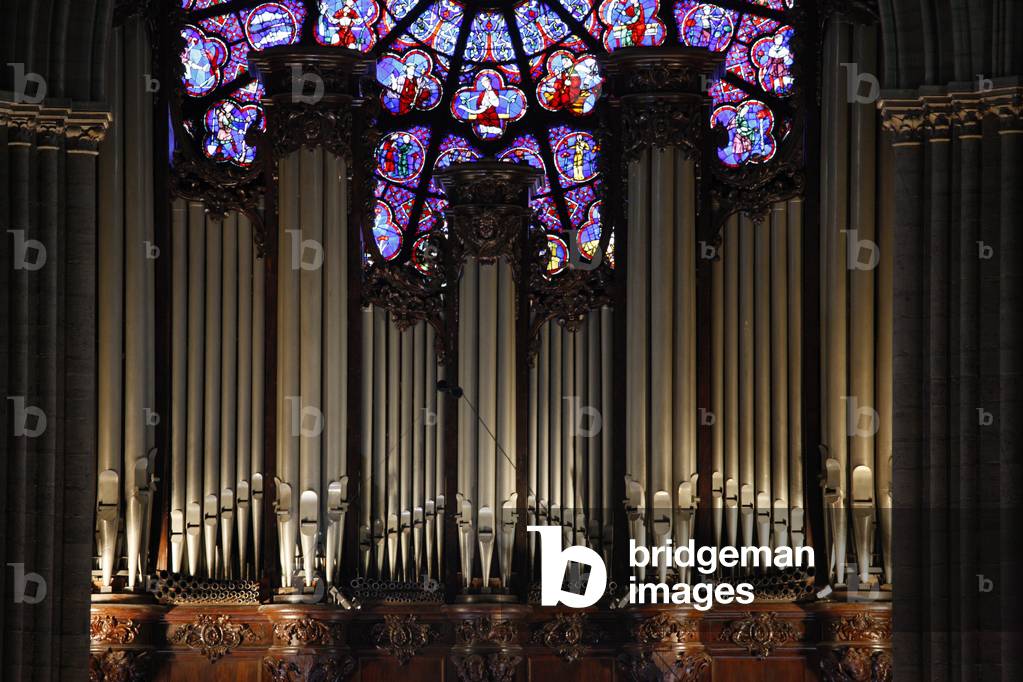 Master organ in Notre Dame de Paris cathedral, Paris, France