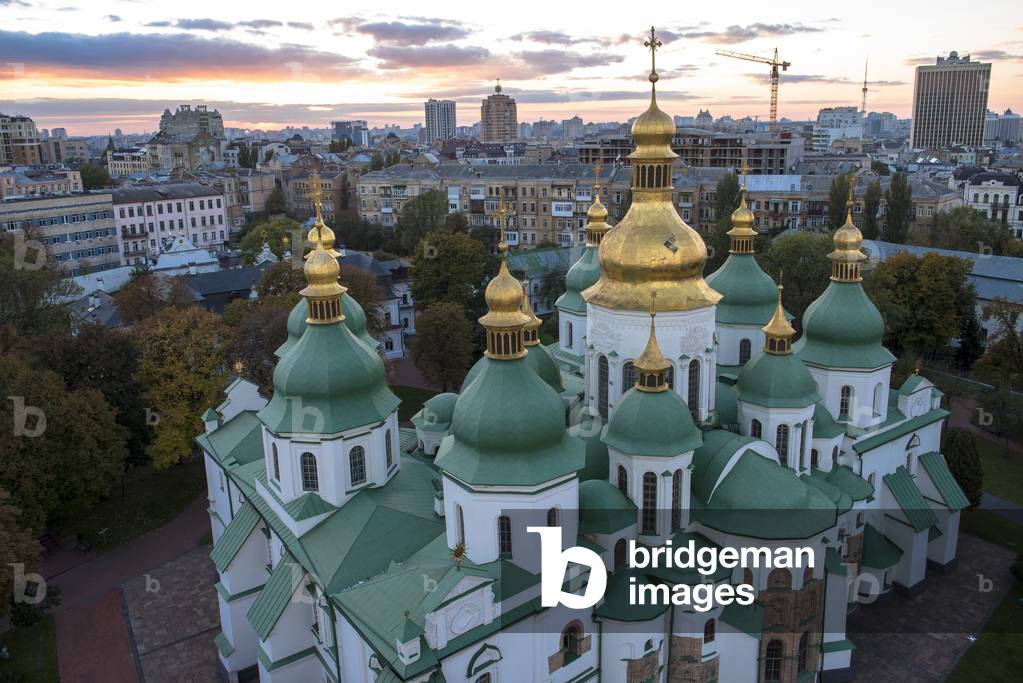 Domes of Santa Sophia's cathedral, Kiev, Ukraine (photo)