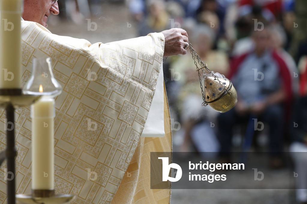 Catholic mass, Thurible, La Roche-sur-Foron, France