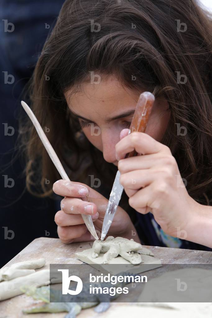 Clay sculpting, Montrouge, France