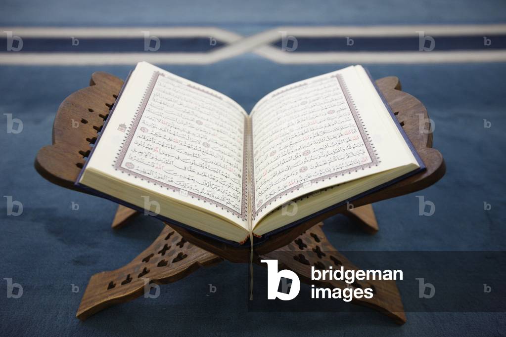 Coran on stand, Dubai, Emirats Arabes Unis