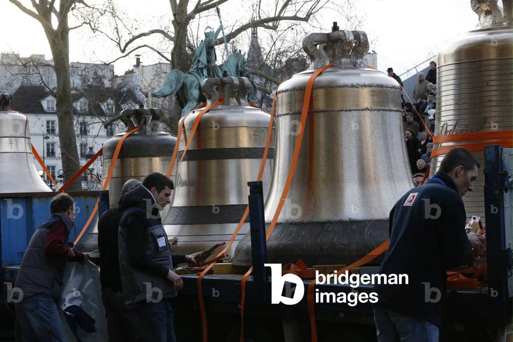 Celebration du 850eme anniversaire de la cathedrale Notre dame de Paris, l'arrivee des nouvelles cloches - (Notre-Dame de Paris 850th anniversary - Arrival of the new bell chime) 31/01/2013