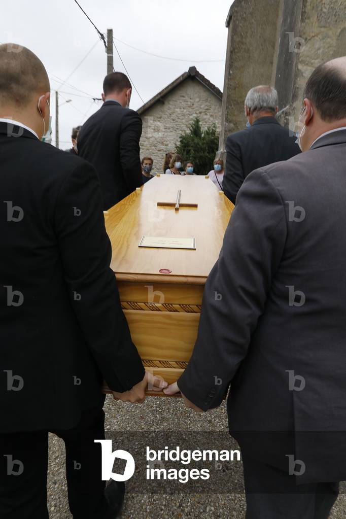 Funeral in Gilles, Eure-et-Loir