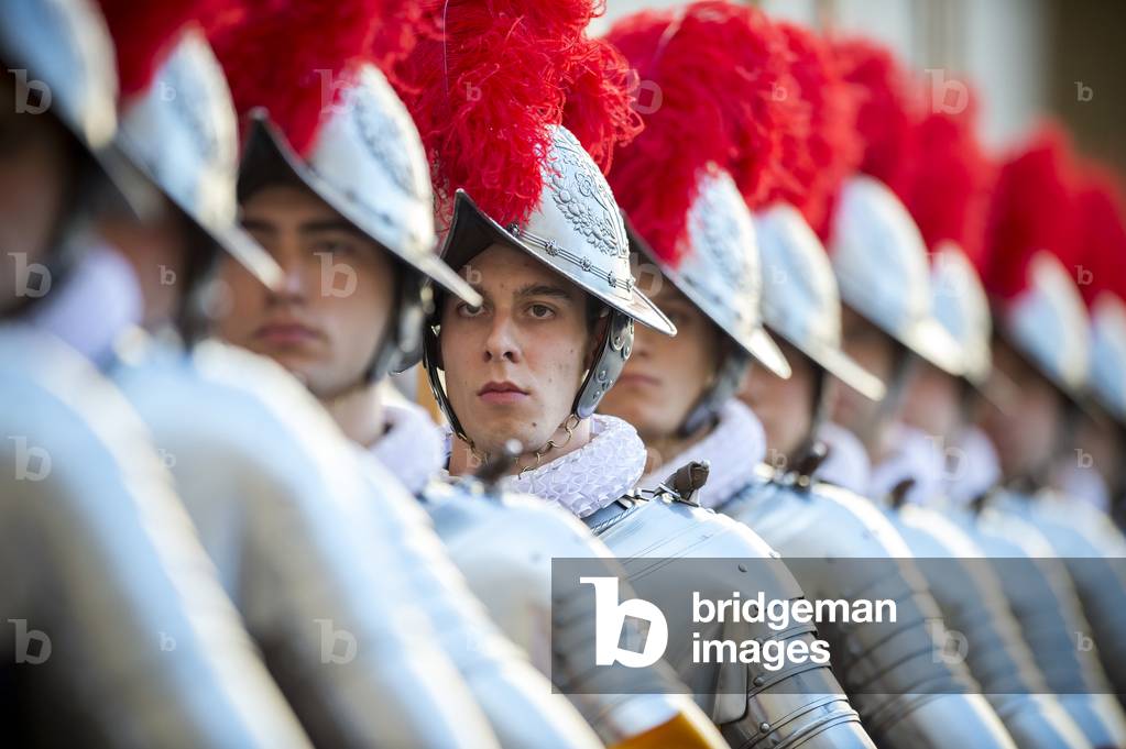 Annual swearing-in ceremony for the new papal Swiss Guards, Vatican City, 2016 (photo)