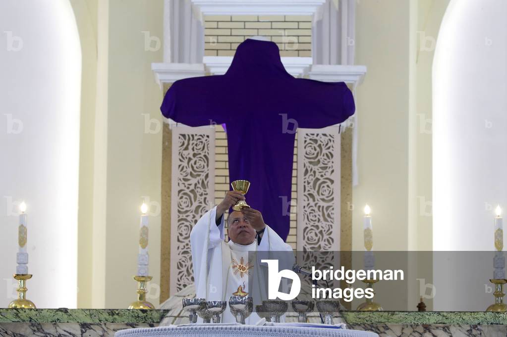 Gia Dinh Church,  Holy Week, Catholic mass,  Holy Thursday,  Ho Chi Minh City, Vietnam (photo)