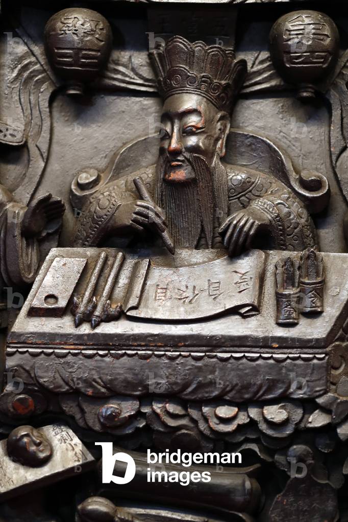 Wood carvings at Emperor Jade Pagoda (Chua Ngoc Hoang or Phuoc Hai Tu), Taoist temple, Ho Chi Minh City, Vietnam, 2019 (photo)