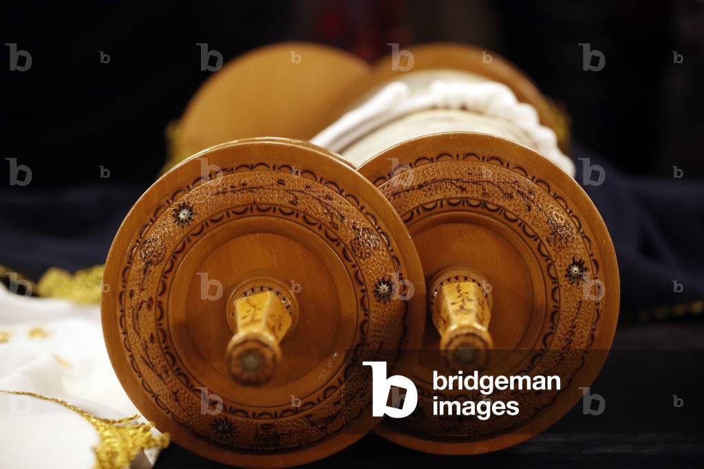 Beth Yaakov Synagogue, Torah scrolls, Geneva, Switzerland (photo)