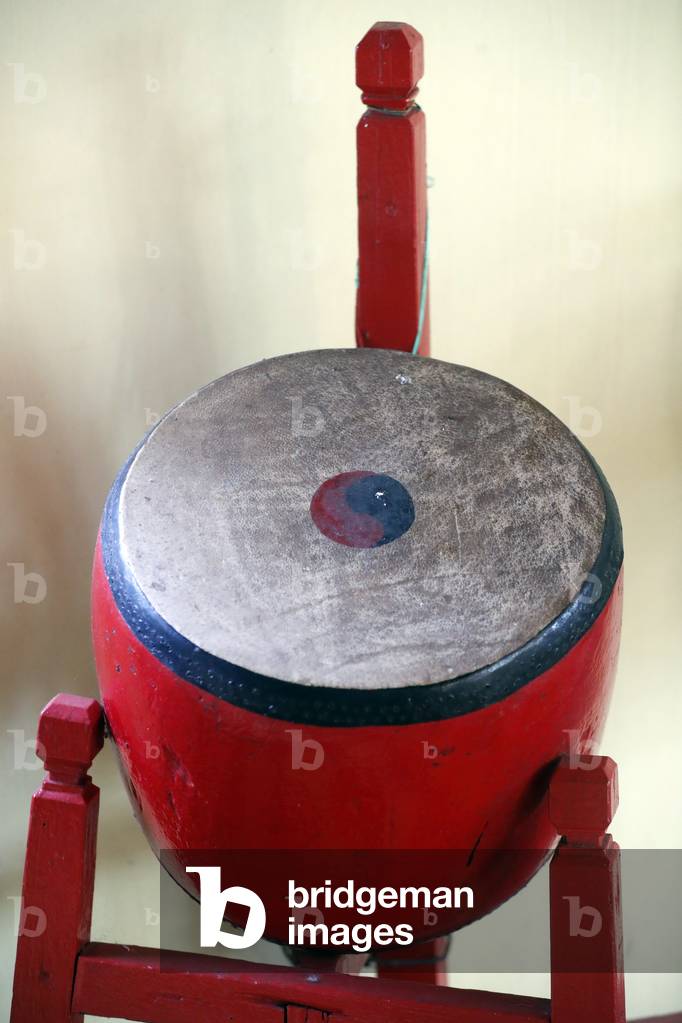 Phuoc Thanh buddhist pagoda, Drum, Cai be, Vietnam (photo)