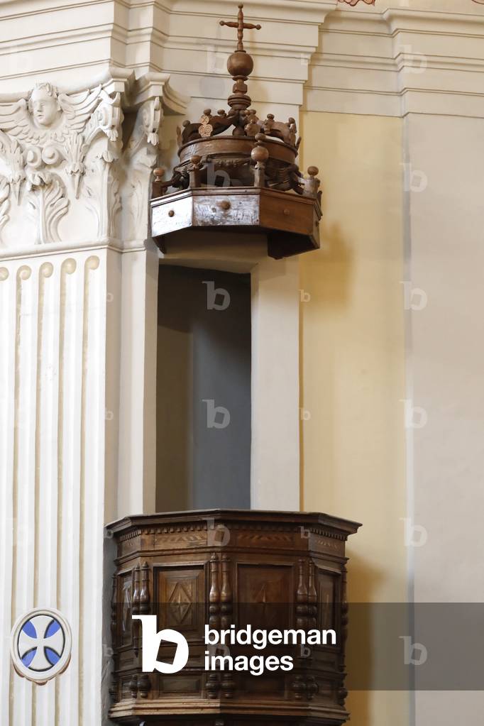 Pulpit.  Saint-Nicolas de Veroce church. France. (photo)