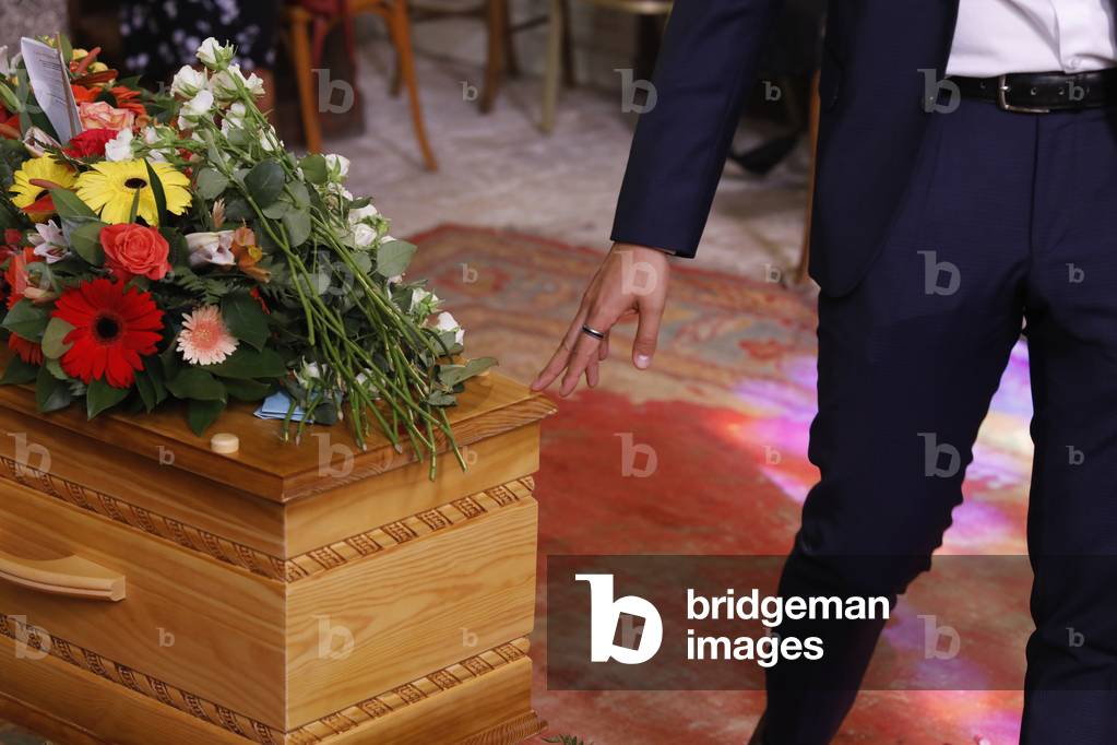 Catholic funeral in Gilles, Eure-et-Loir