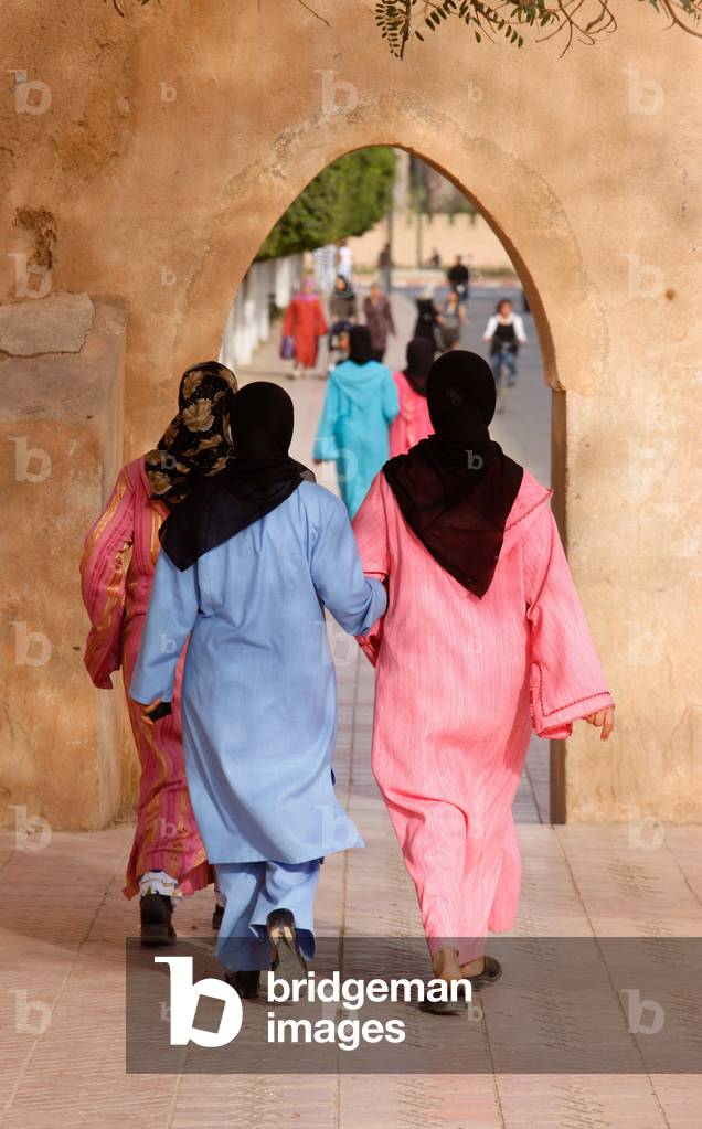 Veiled women, Taroudan, Maroc