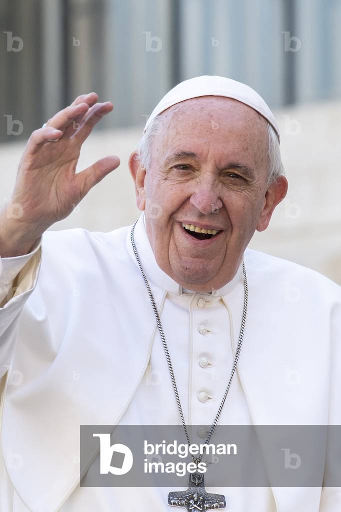 Pope Francis walking out at the end of his weekly general audience in St. Peter's Square at the Vatican, 2019 (photo)