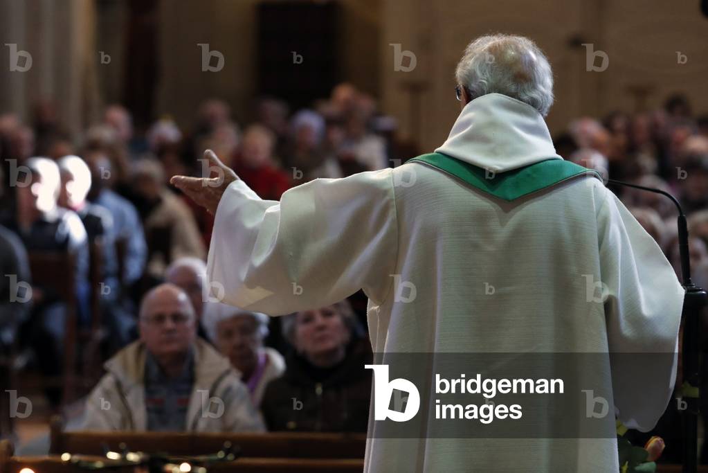 Saint-Jacques church, Catholic mass, Liturgy of the Word, Homily, Sallanches, France (photo)