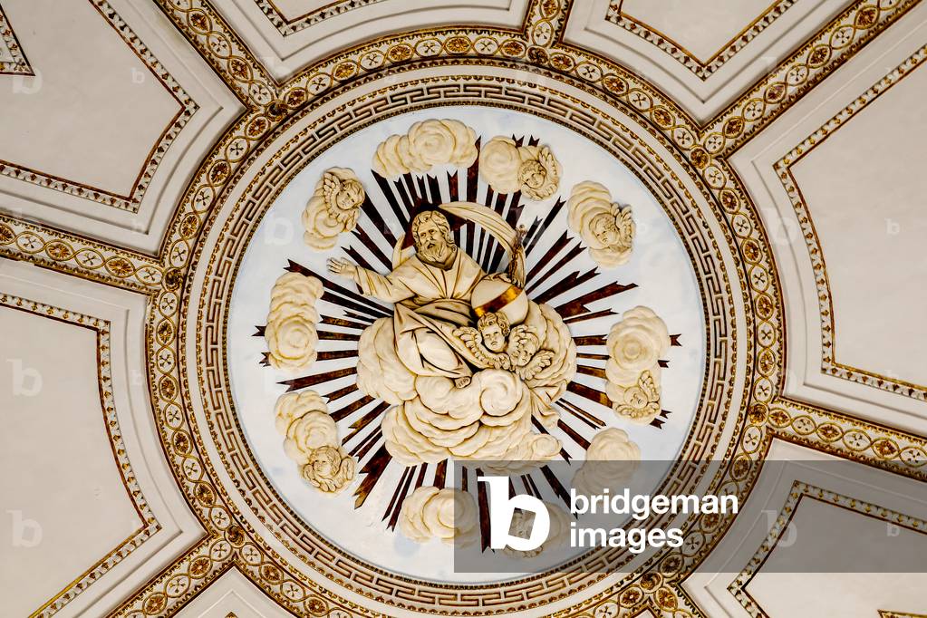 Chiesa del Salvatore (Saviour's church), Caltagirone, Sicily (Italy). Ceiling sculpture : God in heaven. (photo)