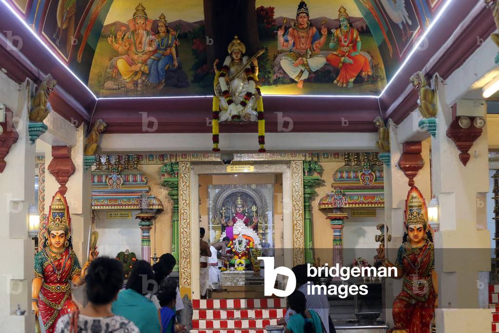 Sri Mariamman Hindu temple. Puja ceremony. Singapore
