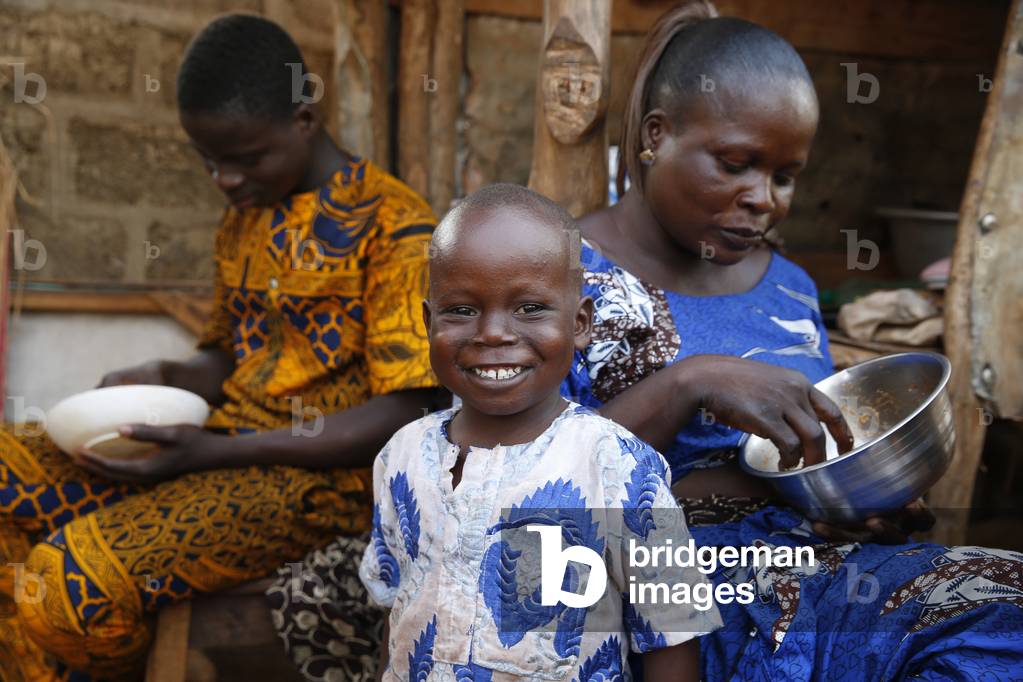 Family in Bohicon, Benin, Africa (photo)