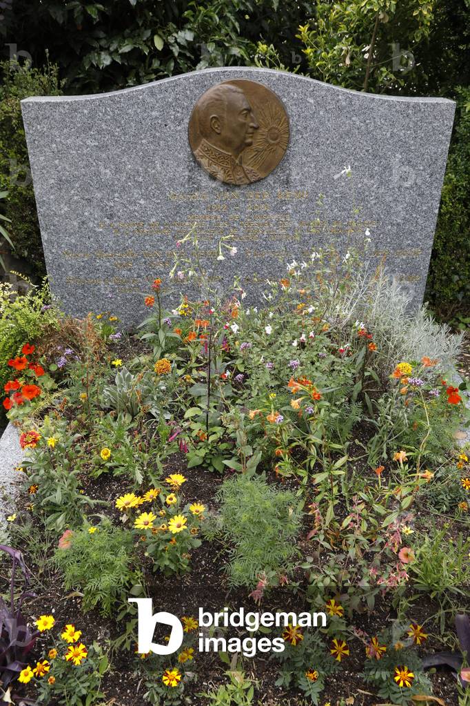 Gerald Van der Kemp's tomb in Giverny, France