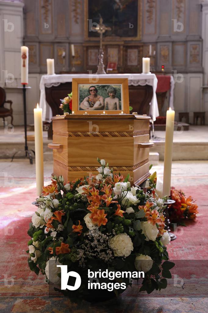 Catholic funeral in Gilles, Eure-et-Loir