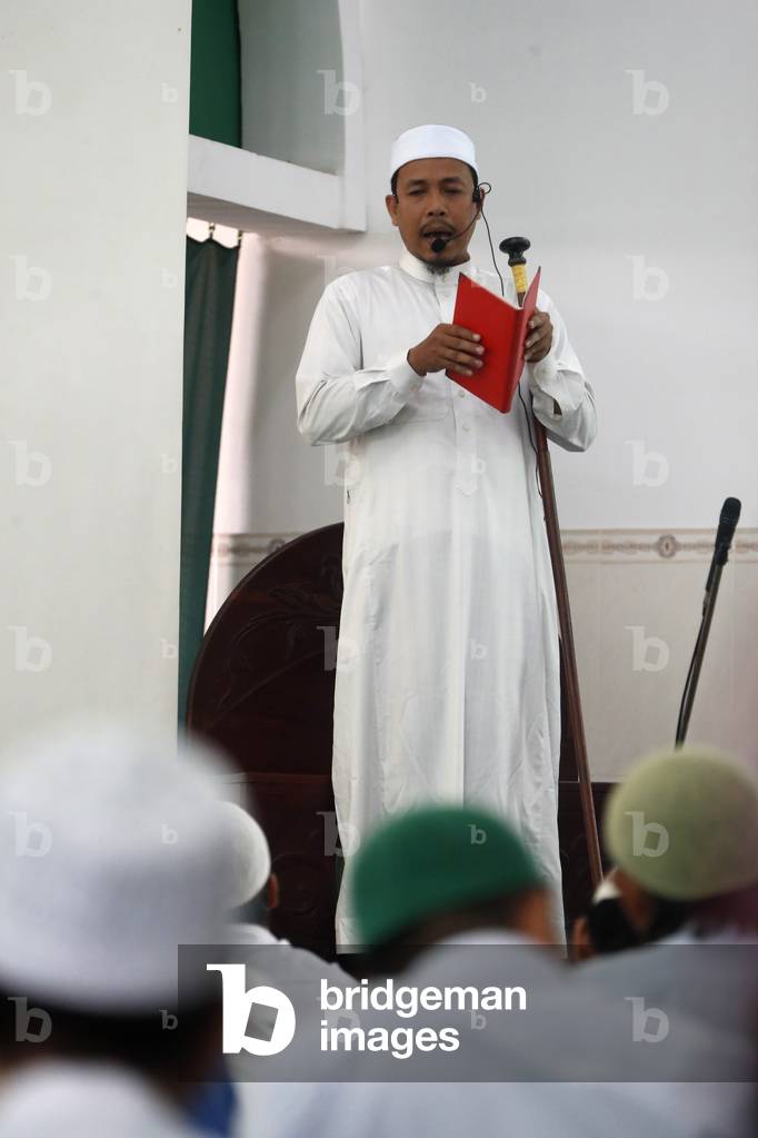 Masjid Al Rahim Mosque, The friday prayer, Muslim men listening Imam's sermon ( Khutbah), Ho Chi Minh City, Vietnam (photo)