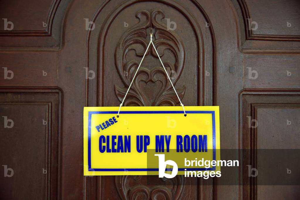 20151102, Vang Vieng, Laos : Hotel door. Clean up my room sign