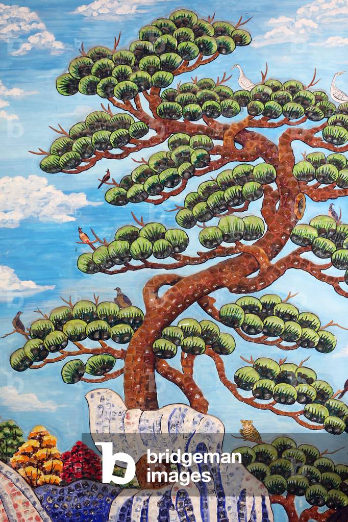 Pagoda buddista Chua Buu Dai Son. Albero. Danang. Vietnam