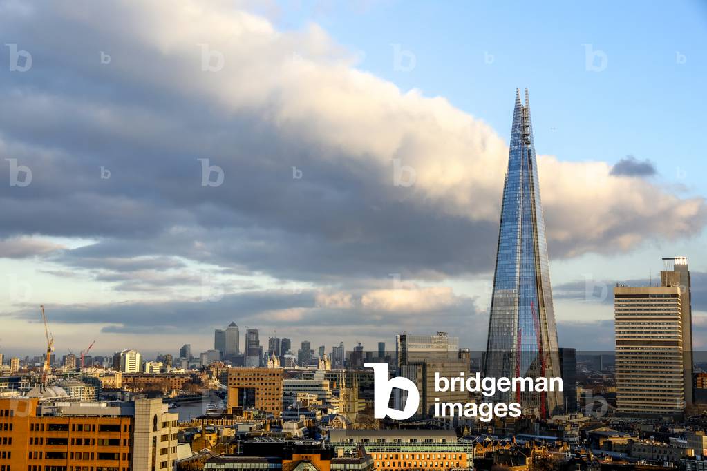 View of London from the Tate Modern, UK (photo)
