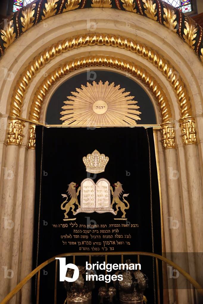 Beth Yaakov Synagogue, Torah scrolls are kept in the aron kodesh, Geneva, Switzerland (photo)
