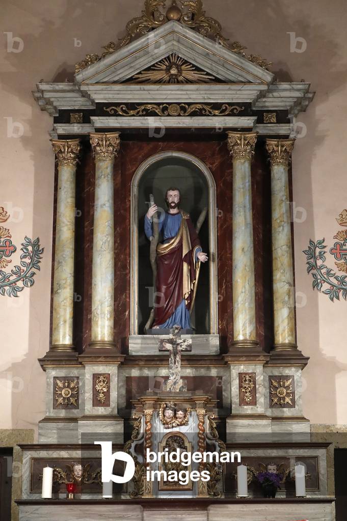 Saint-Andre church, Baroque reredos, Saint Andrew, Domancy, France (photo)