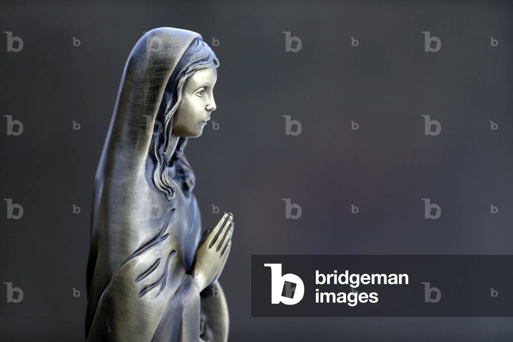 Virgin Mary statue. France.  (photo)