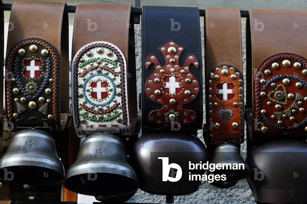 Sant Orso fair, Artists and craftsmen from Valle d’Aosta proudly display their works, Trasitional cow bells, Aosta, Italy (photo)