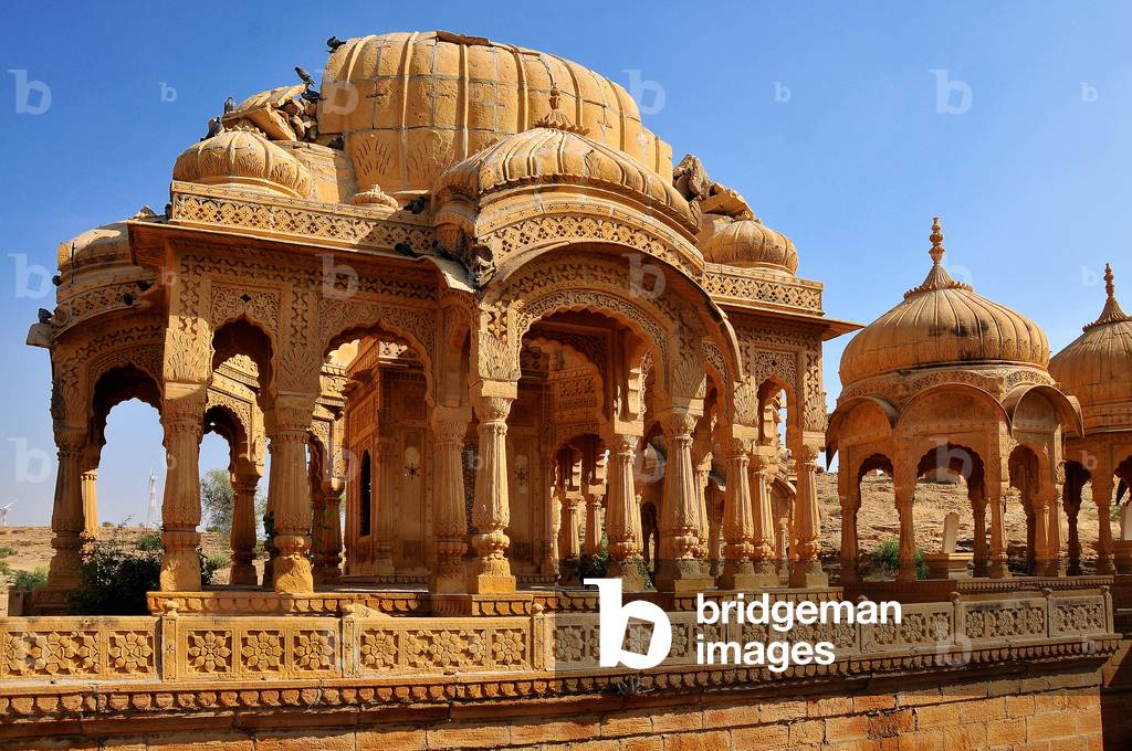 India, RAJASTHAN, JAISALMER : Bada Bagh or Barabagh royal cenotaphs (chhatris) of Maharajas of Jaisalmer State (photo)
