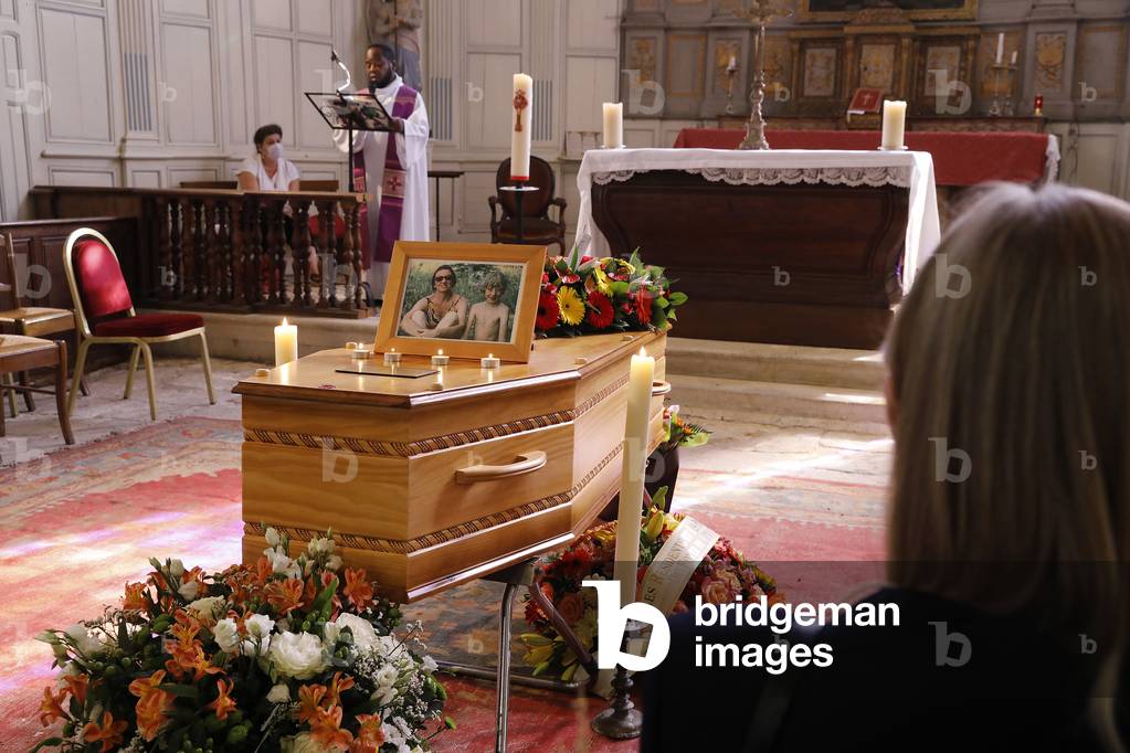 Funeral in Gilles, Eure-et-Loir