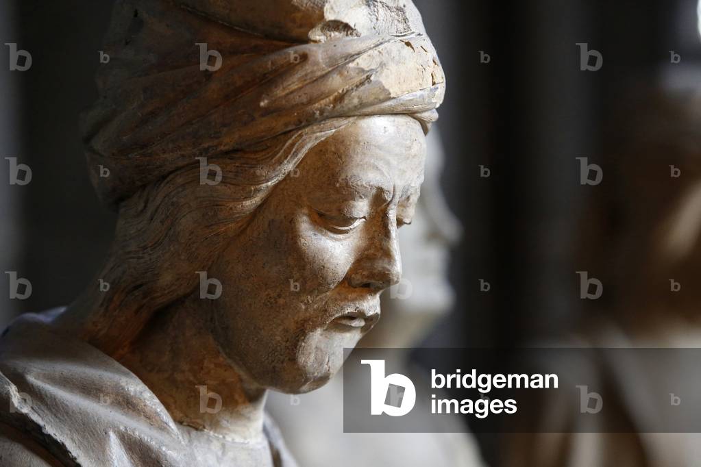 Notre Dame de Clermont cathedral, Clermont-Ferrand, France, Detail of a statue (photo)