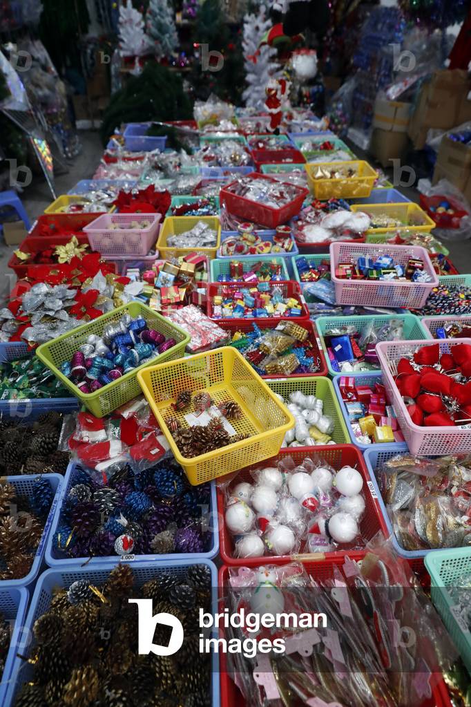 Christmas market, Christmas balls for sale, Ho Chi Minh City, Vietnam (photo)