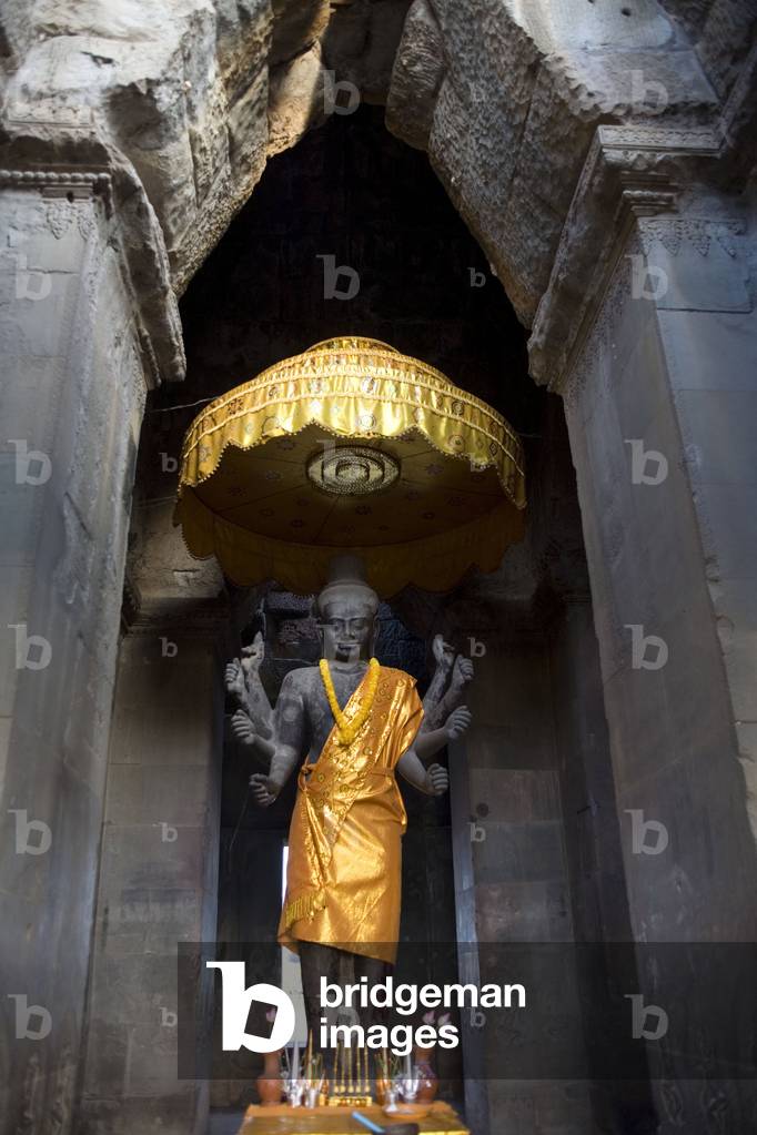 Cambodia, Siem Reap : Vishnu statue at Angkor Wa